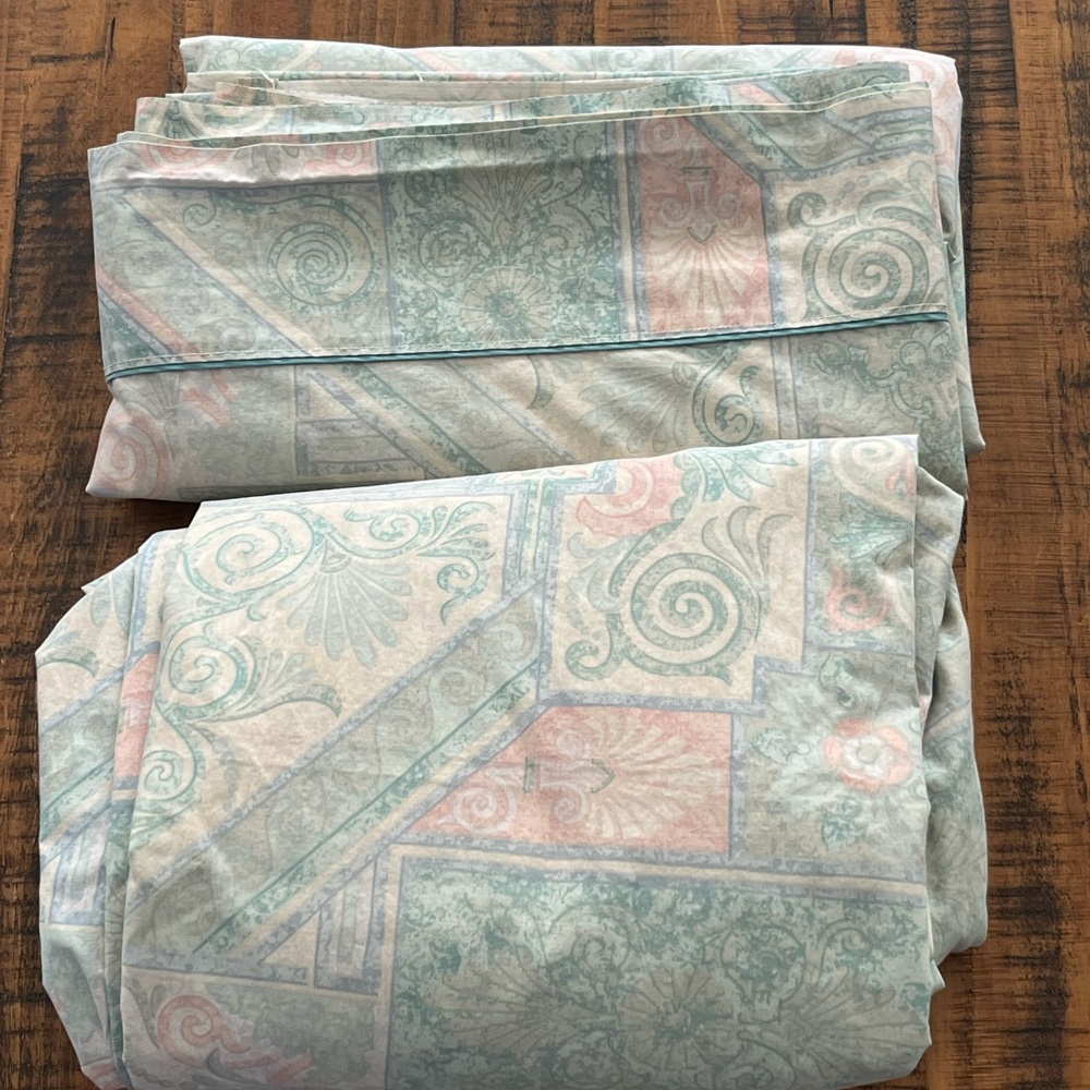 Vintage Crown Craft king size Fitted & Flat sheet
